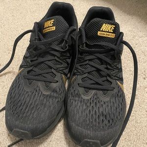 Black Nikes Size 8